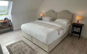 Two Bedroom Deluxe Sea View Guest Suite